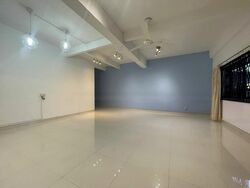 Sixth Avenue (D10), Terrace #443225211